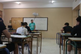 Εθνικός δήθεν διάλογος σε ύφος κομματικού μονολόγου
